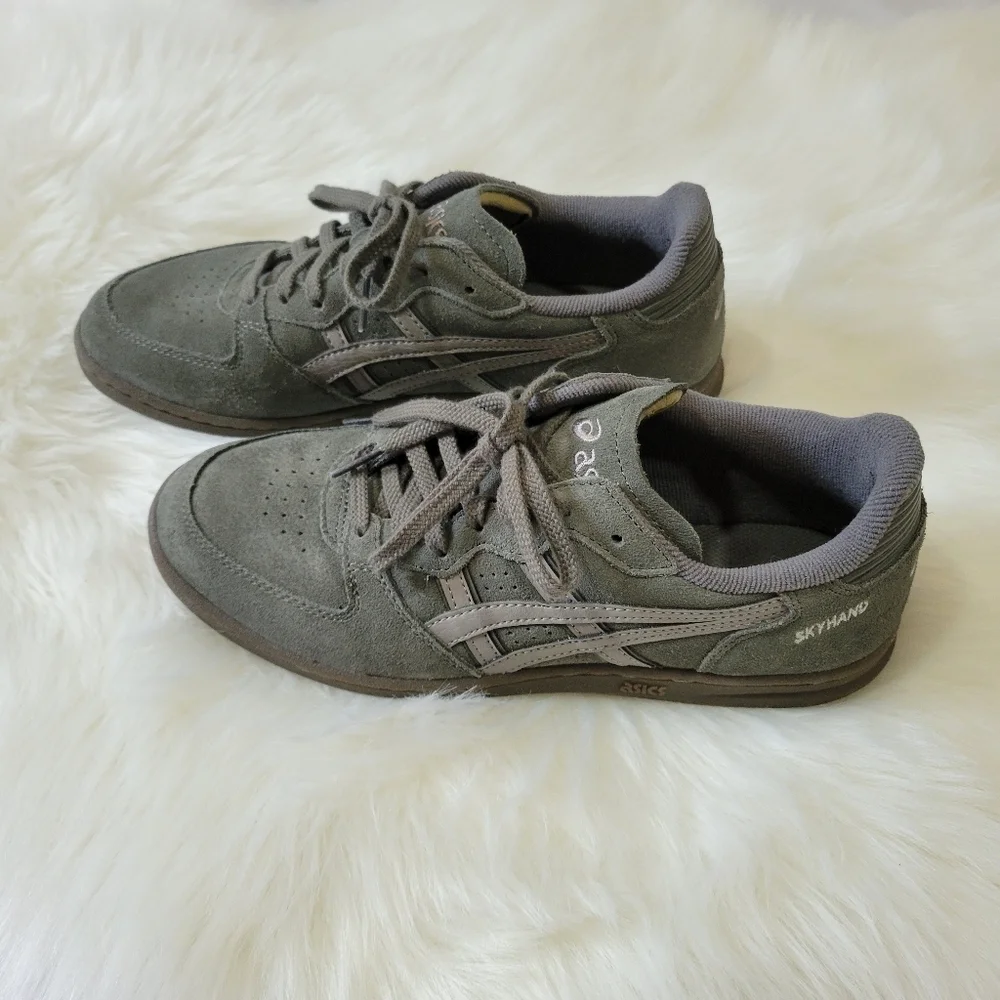 Asics Gray Sneakers Classic Low-Top Design